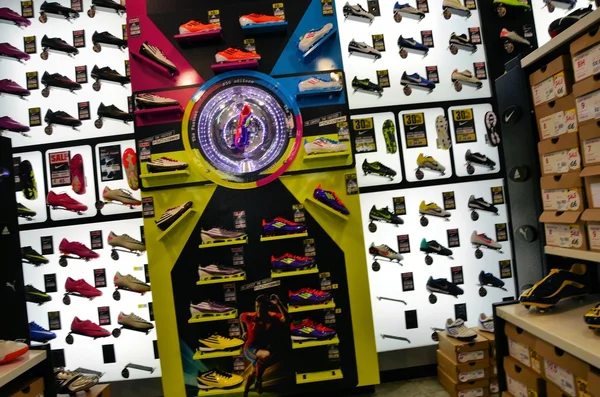 Spor ayakkabı Dükkanı — Stok fotoğraf