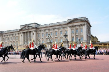 buckingham Sarayı'nda nöbet değiştirme