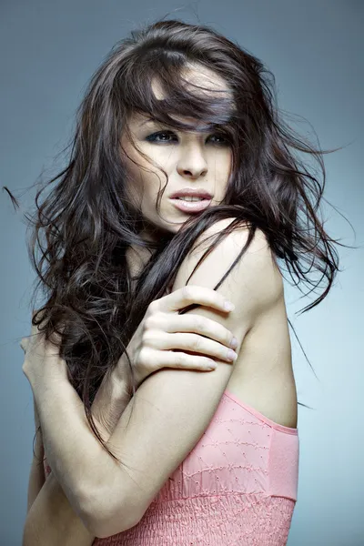 Muhteşem saçlı güzel bir kadın portresi — Stok fotoğraf