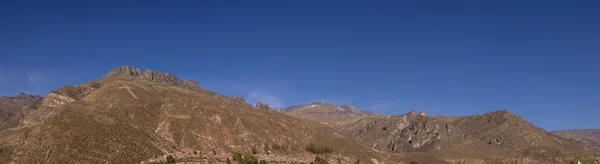 Colca bergen gezien vanaf chivay — Stockfoto