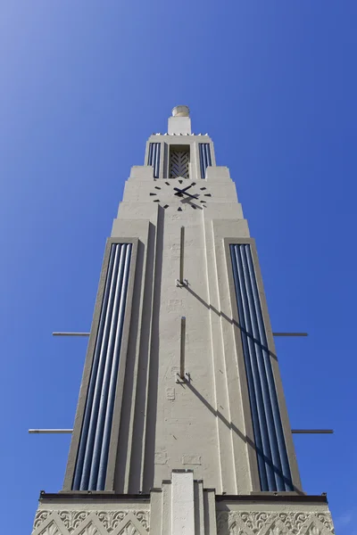 Vue de face de la grande horloge de la tour à Victoria Canada — Photo