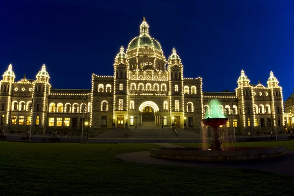 Edificio Capital de Victoria Canadá por la noche — Foto de Stock