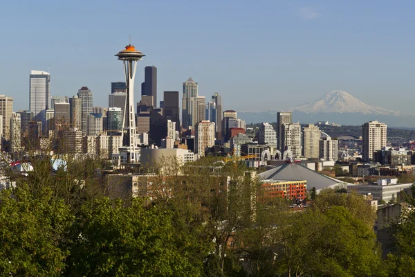 Ciudad de Seattle Skyline en primavera — Foto de Stock