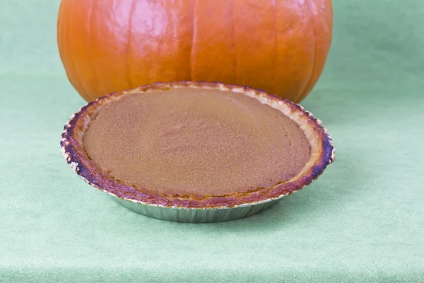 Whole Pumpkin Pie with Cinnamon Topping — Stock Photo, Image