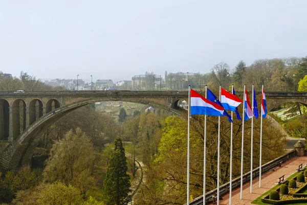 Puente Adolphe en la ciudad de Luxemburgo — Foto de Stock