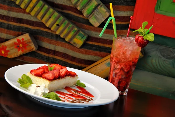 Strawberry dessert — Stock Photo, Image