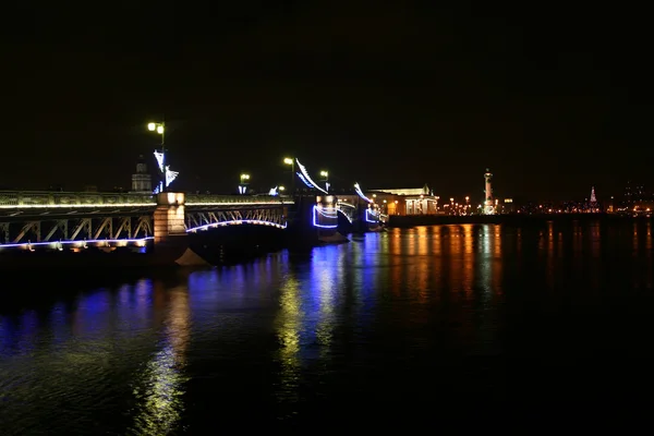 Saint-Pétersbourg de nuit — Photo