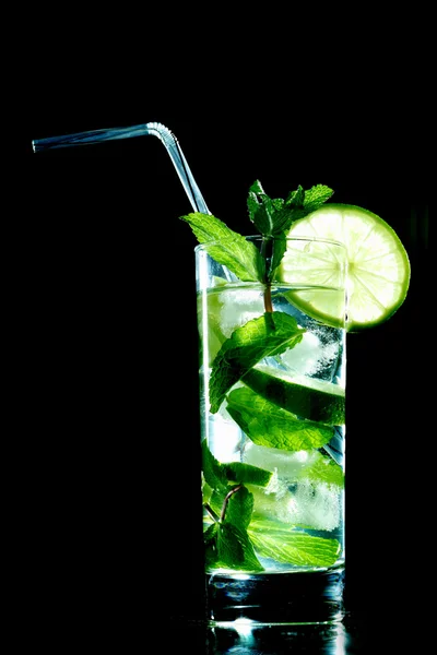 Mojito sobre negro —  Fotos de Stock