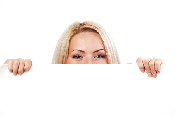 Mujer escondida detrás del papel —  Fotos de Stock