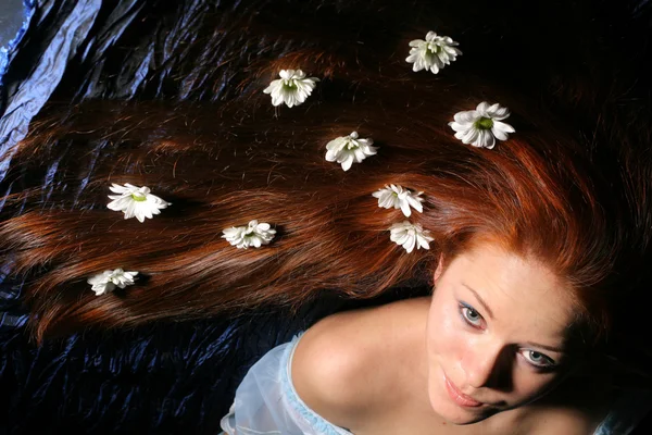 Hår vita blommor — Stockfoto