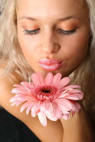 Virágos lány — Stock Fotó