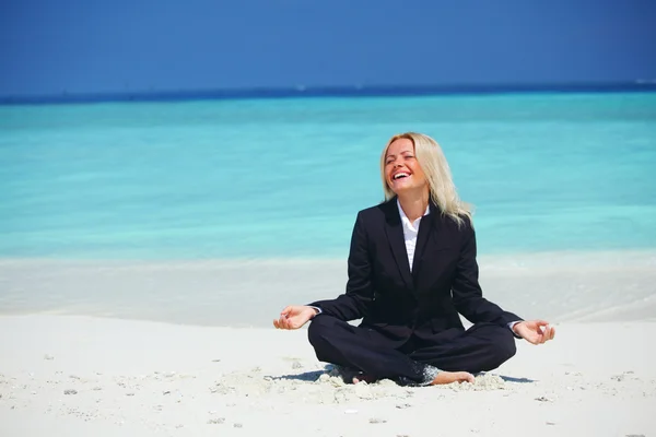 Yoga affärskvinna — Stockfoto