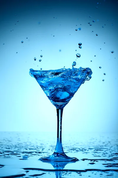 Modré koktejlové splash — Stock fotografie