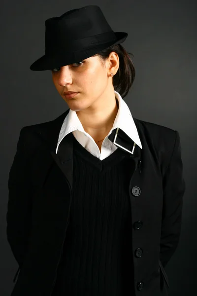 Siyah şapkalı portre od güzel kız — Stok fotoğraf