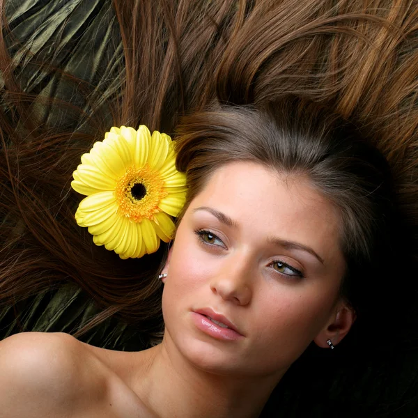 Hair yellow flowers — Stock Photo, Image