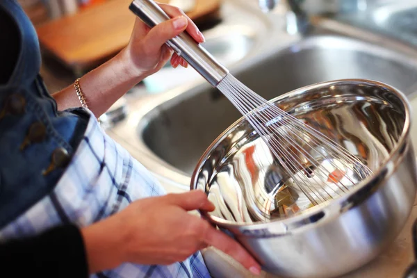 Hand mix egg — Stock Photo, Image