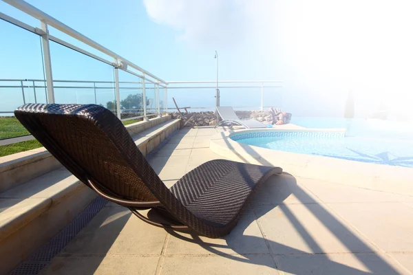 Lounge bij zwembad — Stockfoto