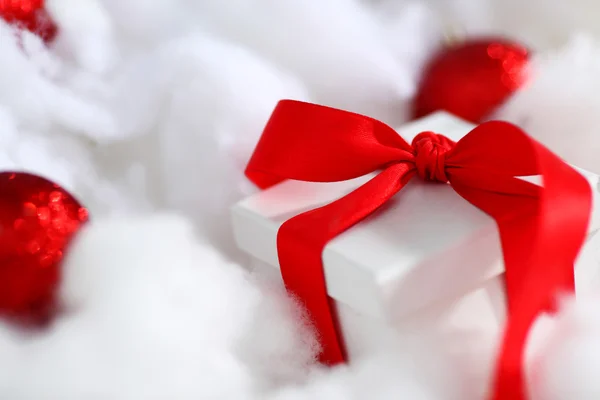 ของขวัญคริสต์มาสสีขาว — ภาพถ่ายสต็อก