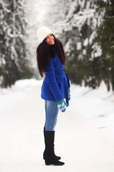 Зимние женщины — стоковое фото