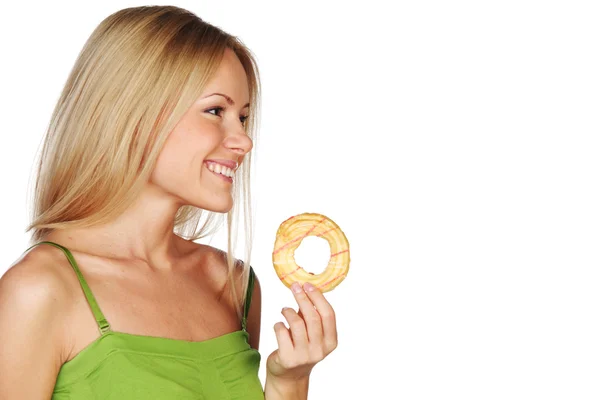 Mulher comendo um bolo — Fotografia de Stock