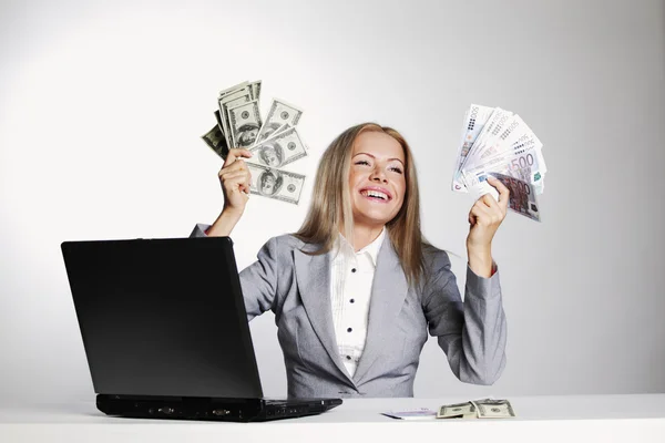 Podnikání žena dolar v rukou — Stock fotografie