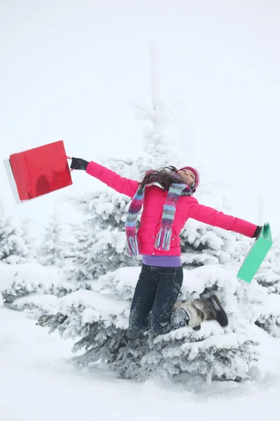 Chica de invierno salto — Foto de Stock