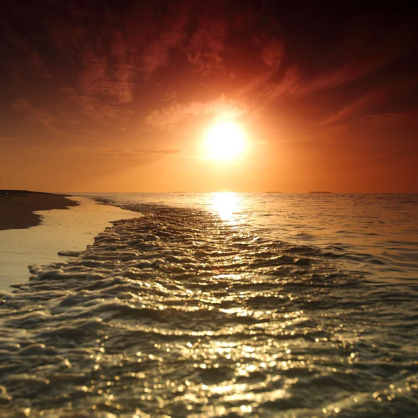 Coucher de soleil sur la mer — Photo