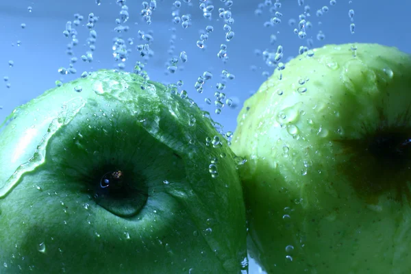 アップルの洗浄 — ストック写真