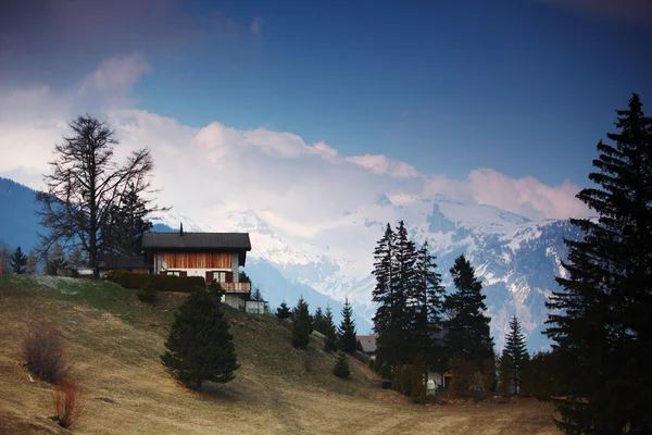 Domku w górach — Zdjęcie stockowe