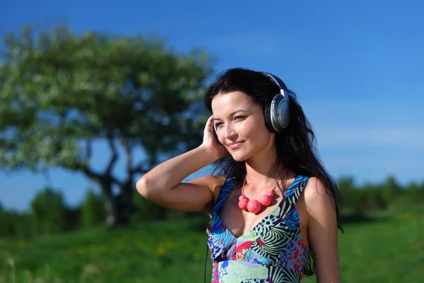Listening to music — Stock Photo, Image