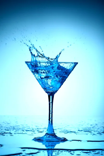 Blå coctail splash — Stockfoto
