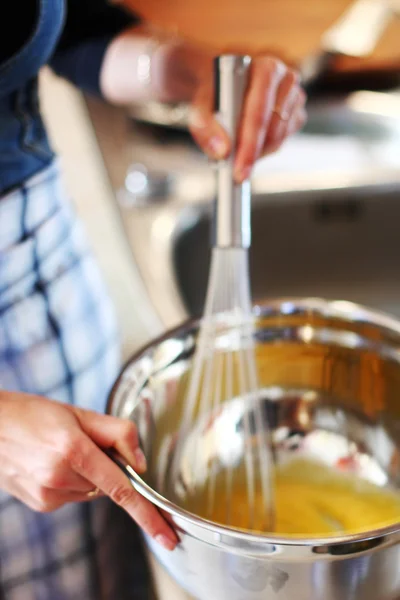 Hand mix egg — Stock Photo, Image