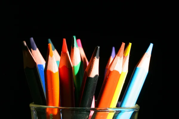 Bleistifte auf Schwarz — Stockfoto