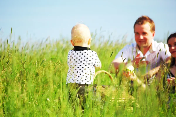 Piknik rodzinny — Zdjęcie stockowe