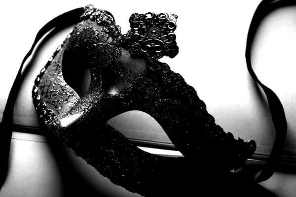 Máscara veneciana negra — Foto de Stock