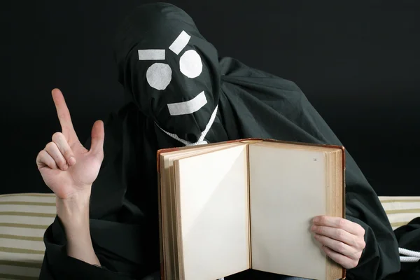 Zwarte mime met lege boek — Stockfoto
