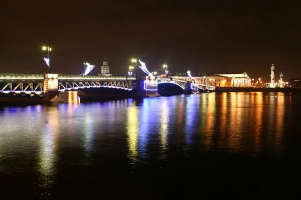 Saint-Pétersbourg de nuit — Photo