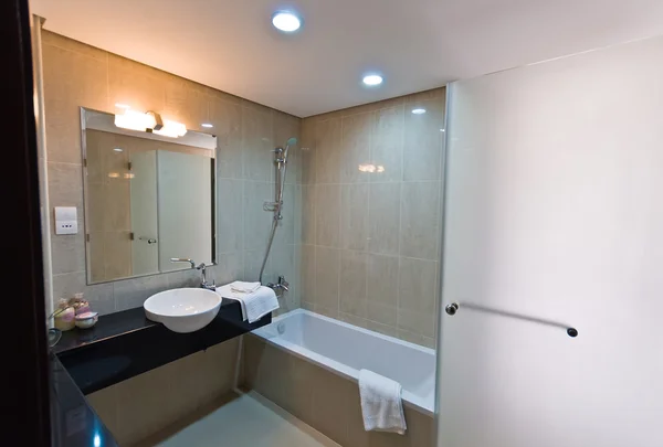 室内的现代公寓-浴室 — 图库照片