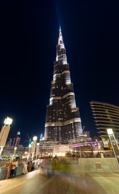 Uluslararası Dubai Kongre ve Sergi Sarayı, dubai, gece görünümü