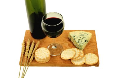 şarap, mavi peynir ve su kraker.