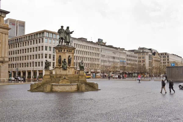 Statue carrée Rossmarkt — Photo