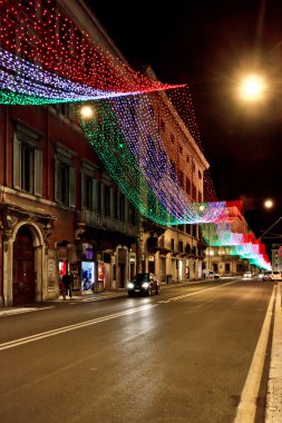 ışıkları ile İtalyan bayrağı