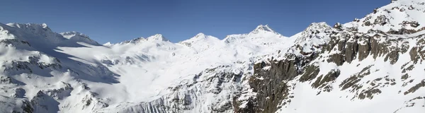 A panorama of a mountain ridge — Stock Photo, Image