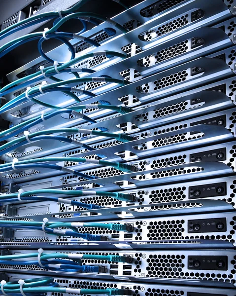 Kabel und Server — Stockfoto