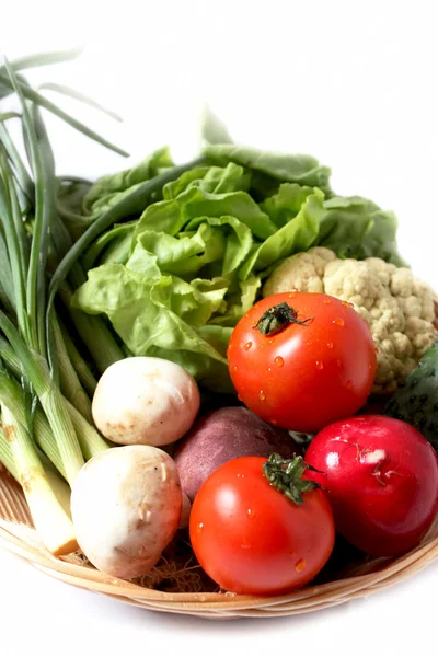 Cesta com legumes — Fotografia de Stock