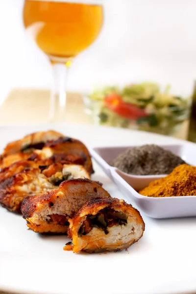 Roast chicken breast with curry, pepper and wine — Stock Photo, Image