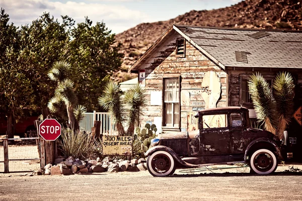 Gas station on the famous route 66 road in USA — Stock Photo, Image