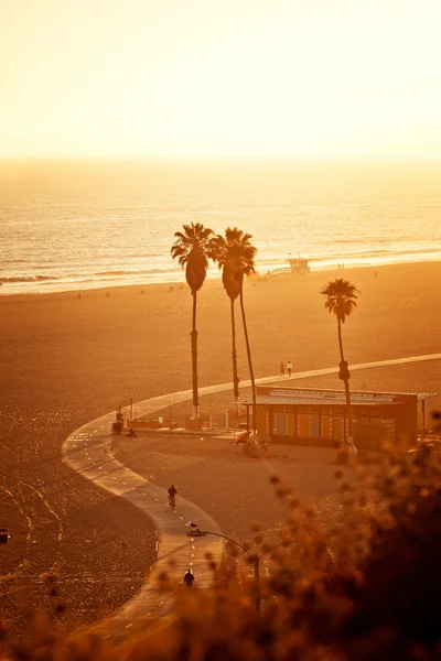 Pôr do sol na praia de Santa Monica — Fotografia de Stock