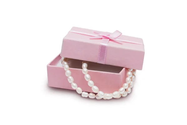 ジュエリー ボックスと真珠のネックレス — ストック写真