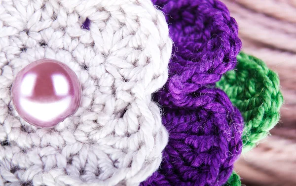 Fleur tricotée colorée — Photo